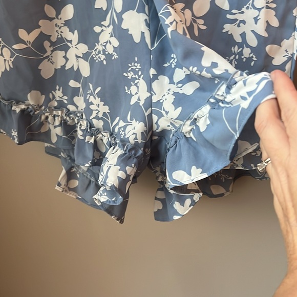 Blue & White floral Short Romper - Picture 2 of 7